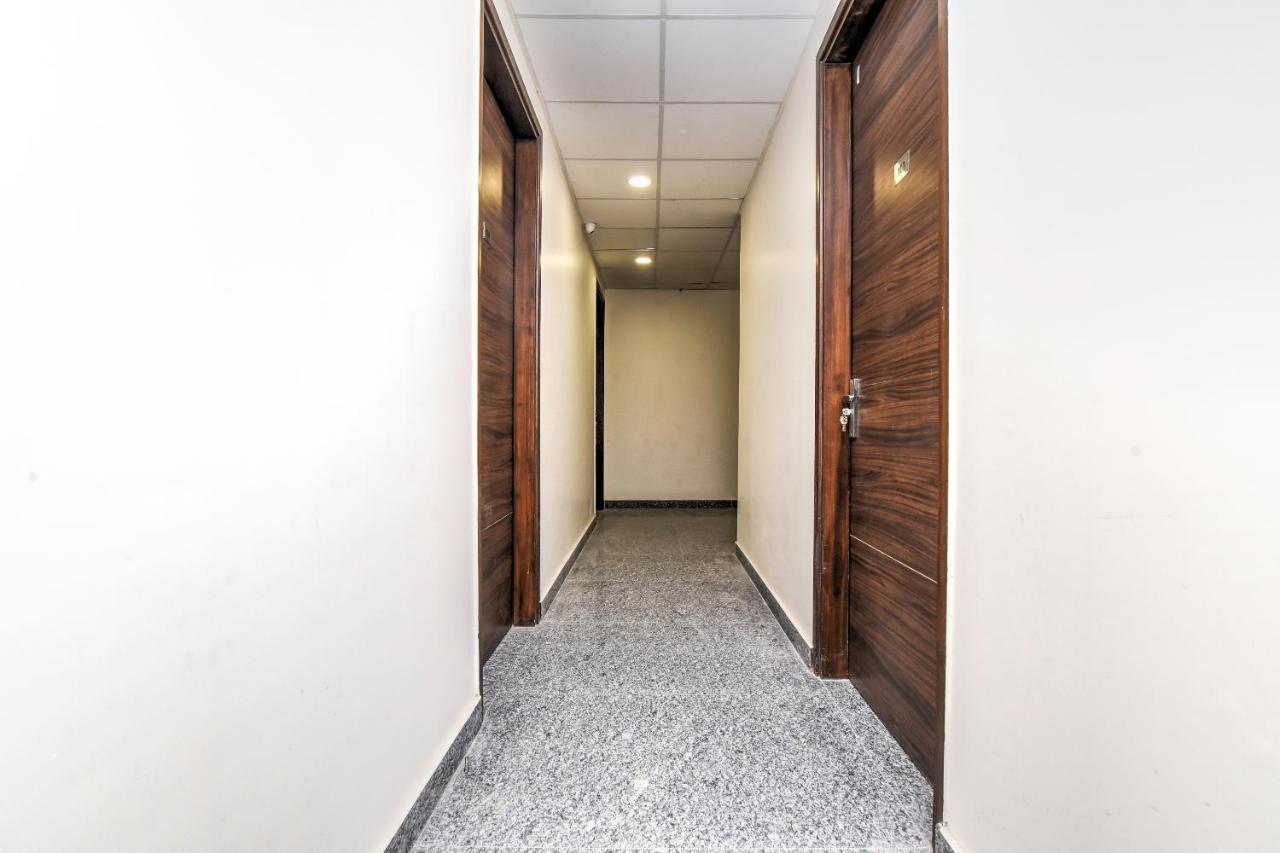 Oyo 80678 Shreenath Residency 뉴델리 외부 사진